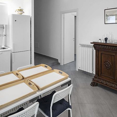 Bed & Breakfast Nilo32 เนเปิลส์ ภายนอก รูปภาพ