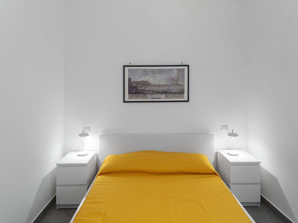 Bed & Breakfast Nilo32 เนเปิลส์ ภายนอก รูปภาพ